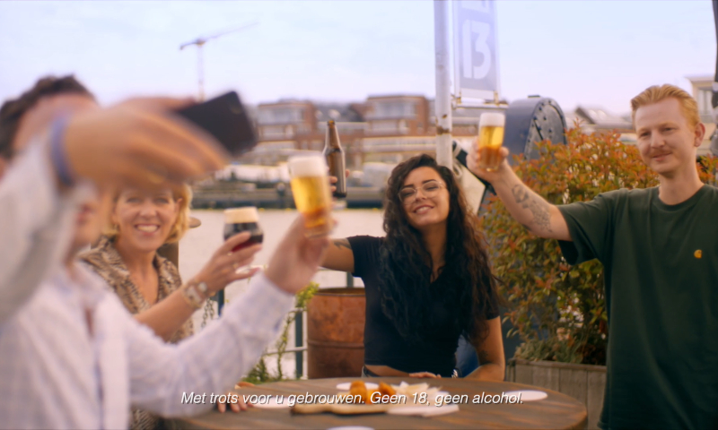 Selfie met bier in de hand: screenshot Gouden momenten campagne